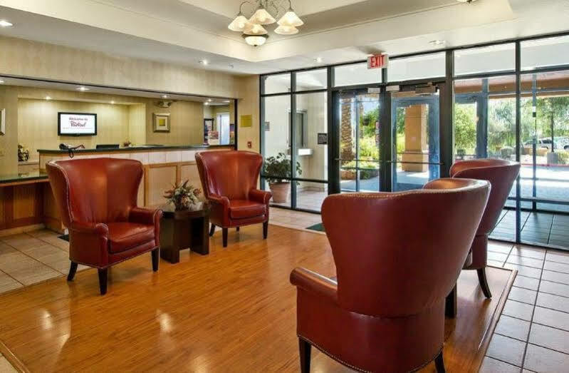Red Roof Inn Plus+ Tempe - Phoenix Airport Extérieur photo